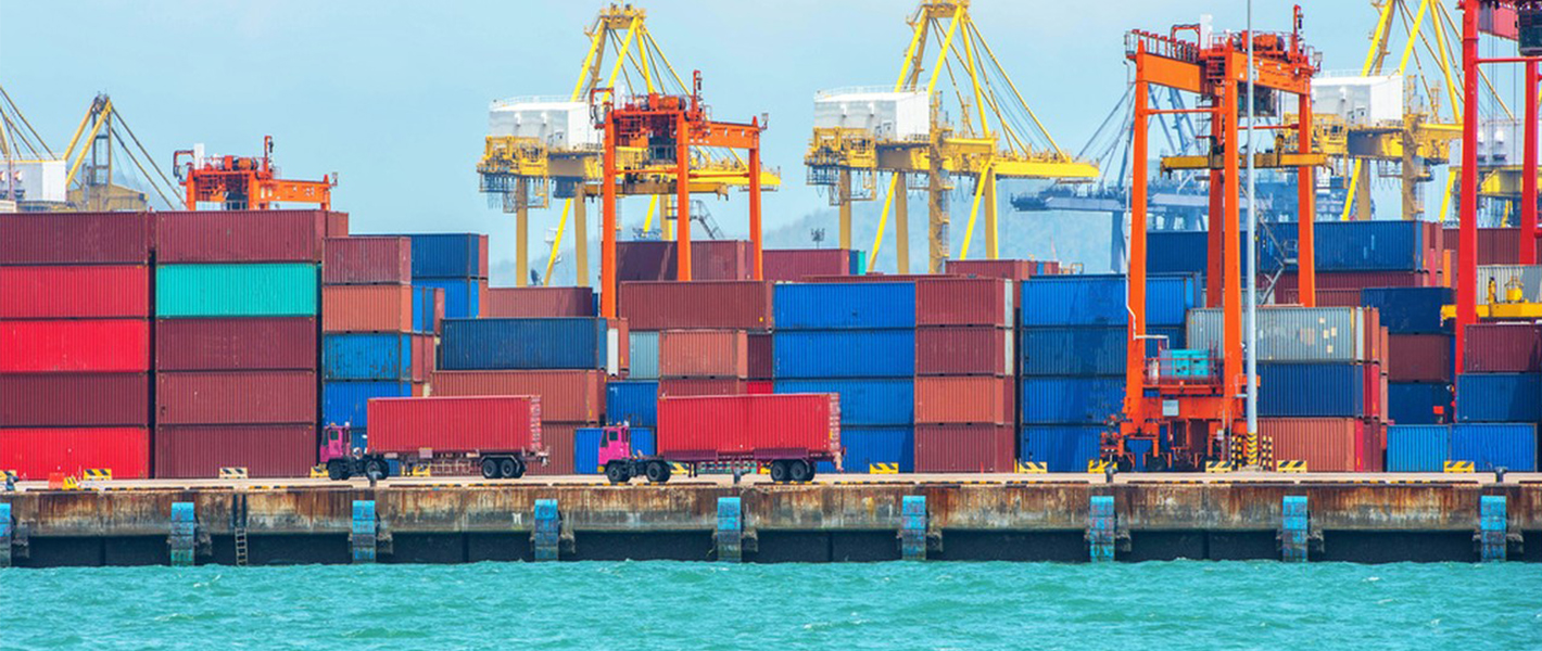 Γεμισμένες θύρες κοντέινερ-1