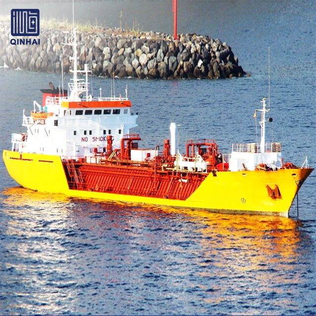 Ναυπηγείο Προσαρμοσμένο Πλοίο πετρελαιοφόρων 5000dwt με Γερανό πετρελαίου